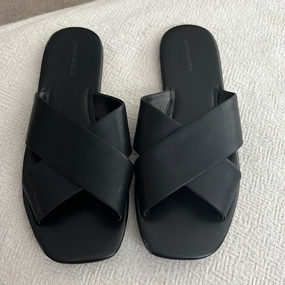 Banana republic, black, leather crossover slide